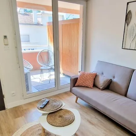 Lourde Center 3 Bed With Parking Lejlighed